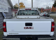 **BIG DISCOUNT** ONE OWNER NO ACCIDENTS 2015 GMC SIERRA 3500HD