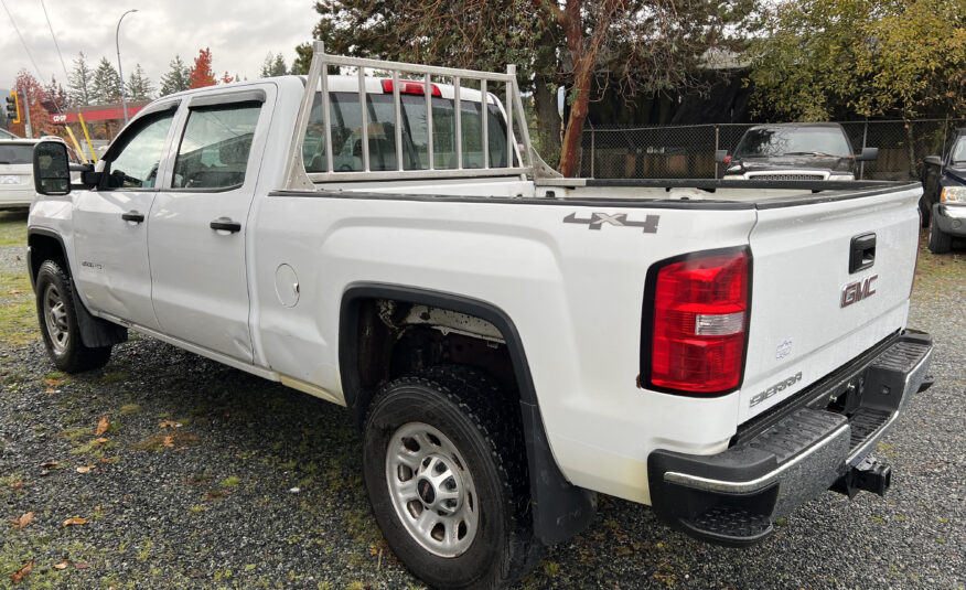 **BIG DISCOUNT** ONE OWNER NO ACCIDENTS 2015 GMC SIERRA 3500HD